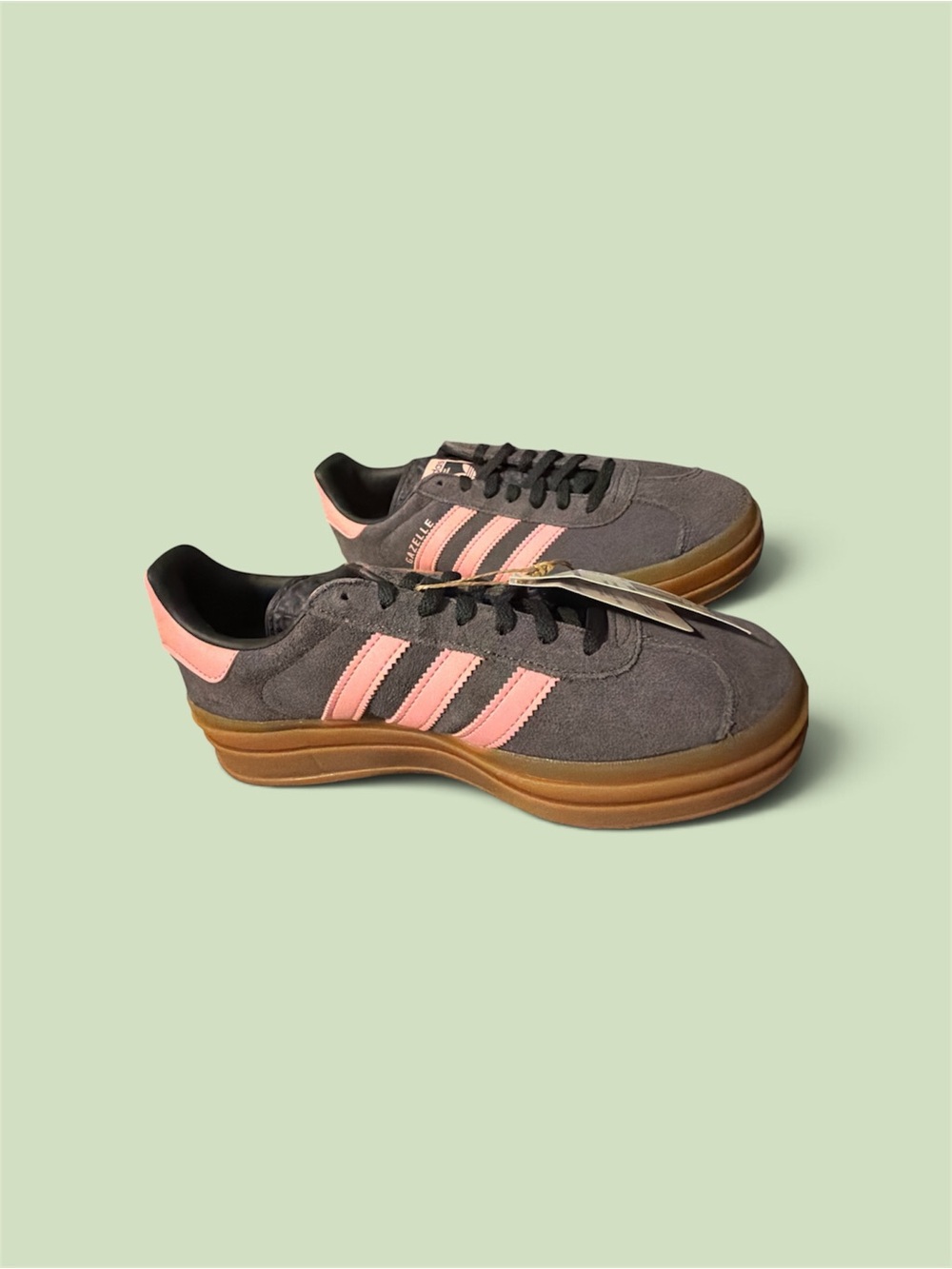 Adidas Women’s Gray Suede Sneakers with Pink Stripes Size 7 NWT